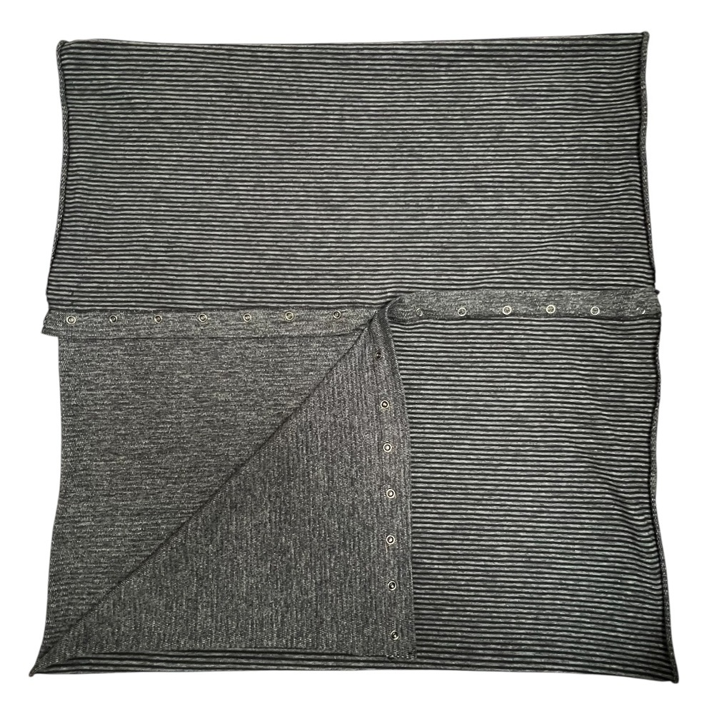 Lululemon Vinyasa Infinity Scarf in Black and Grey - Picture 2 of 3